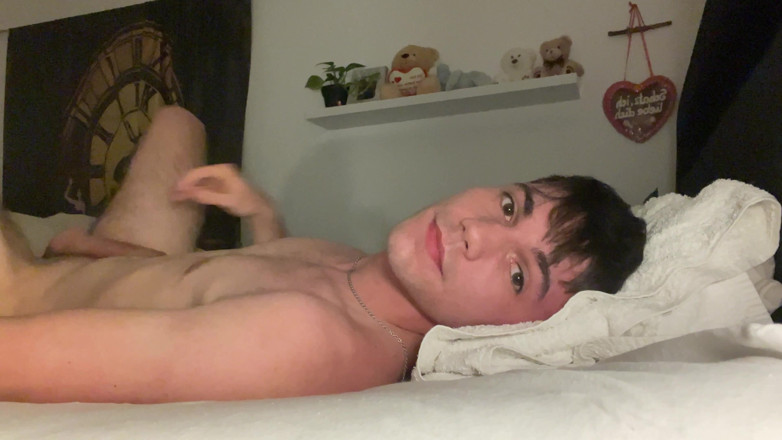 boyzxy212_2: Boy Squirts in His Face and Swallows His Cum