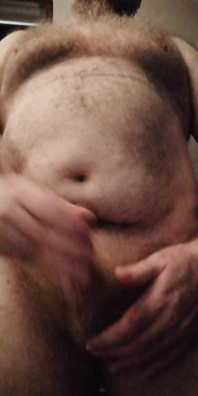 내 노란색 속옷을 입은 아빠 곰 크림의 거대한 부하를 자위 ...