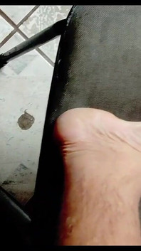 Fetiche de pies - hombre peludo