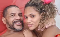 LeoOgro: Pantat dan memek ayah tiriku dientot bergiliran