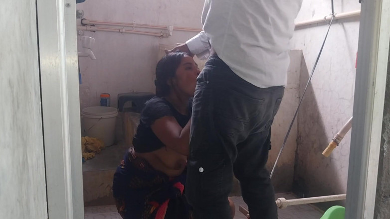 Pooja raniji: Pooja Bhabhi Coming Bathroom Hard Blowjob Fucking