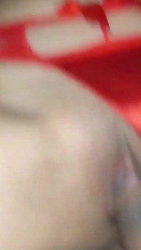 Nejlepší přítel mého manžela mi dobře praská, zatímco jsme sami doma a nechává mi každou pokrývku mléka
