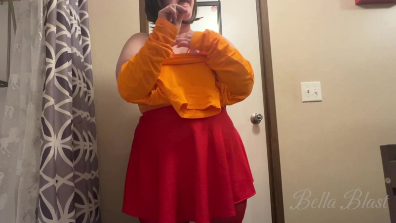 BellaBlast: Velmas Scooby Snack Stuffed Belly