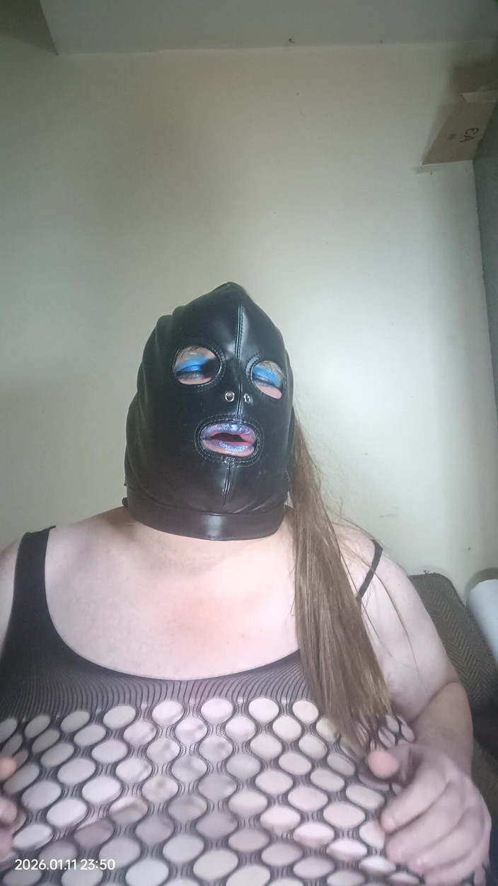 Stephanie-Nicole-TV: BBW TV chơi với núm vú của cô ấy thông qua...