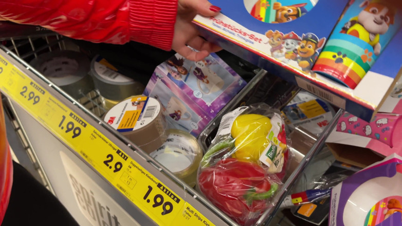 SlipCouple: Extreme Risky Handjob in Supermarket an Wiped Cum on Product:p!
