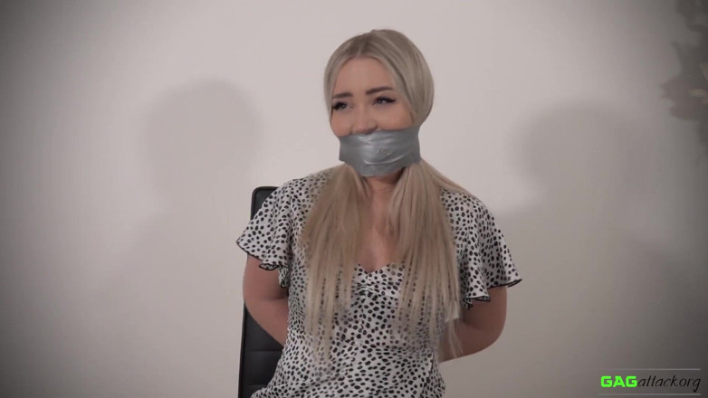 Gag Attack: Aubrey - tre tonalità di grigio
