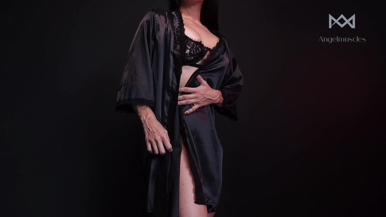Angelmuscles: Дражніння шовкового халату: Достатньо, щоб ти любив ще більше