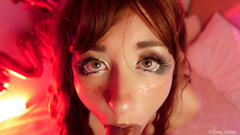 Cissy Glitter: POV kouření a výstřik na obličej