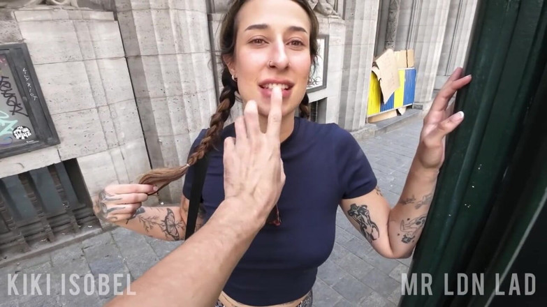 Kiki Isobel: Férias na Bélgica se transformam em gloryhole e fodem