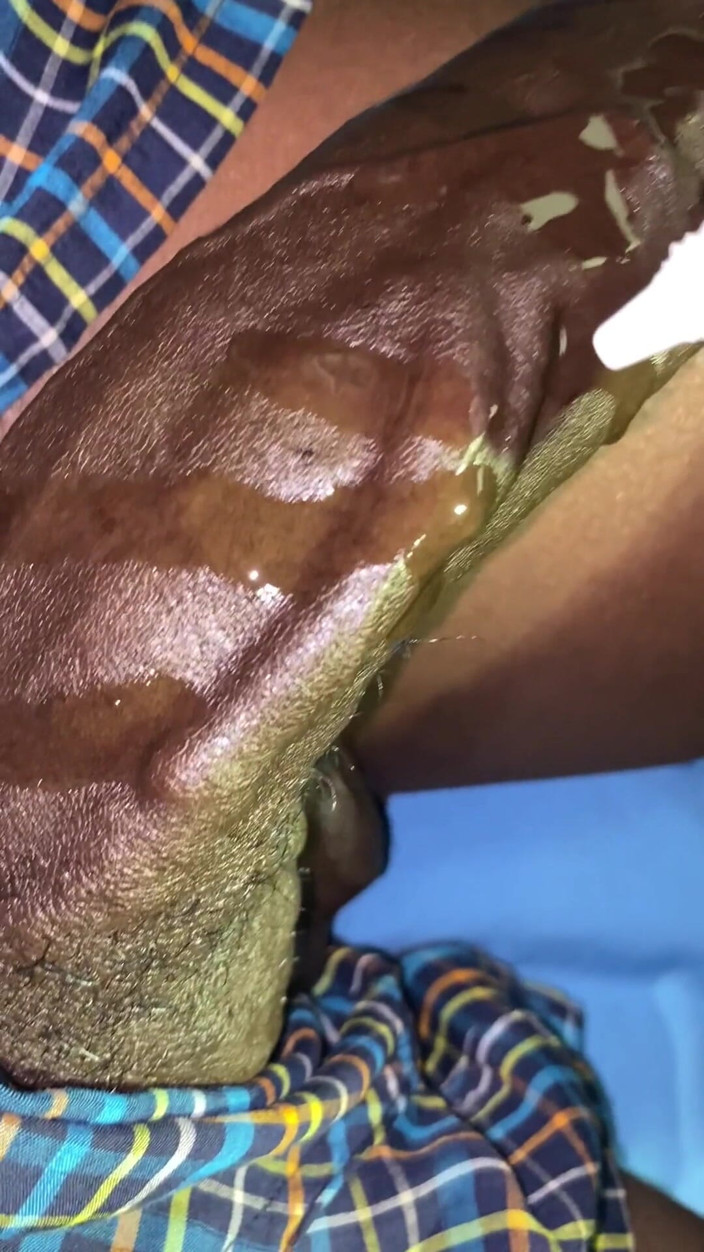 Chocolate Meat Stick: Публічне дрочку шоколадним членом