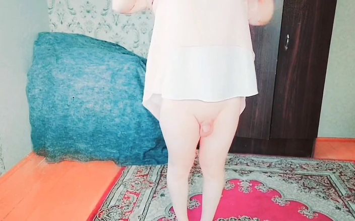 Kitty_Cross: Twerking pantat putih besar crossdresser banci gay