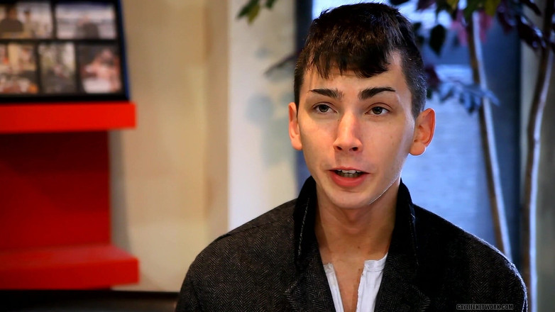 Lollipop Twinks: Ragazzo magro parla al lavoro