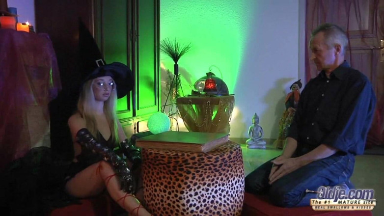 Oldje: Perfect Teen Blowjob and Pussy Fucking with Fortune Teller