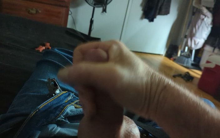 Bighuge52: Solo macho masturbándose