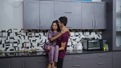 Triflicks: Desi ragazza di 18 anni figa stretta sesso hardcore in cucina