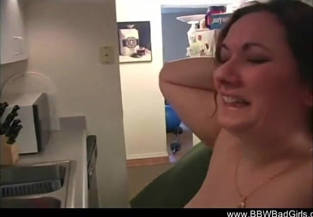 BBW Bad Girls: BbW chiede di essere sculacciata