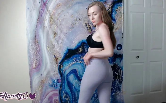 Dahlia Wolf: Trying on leggings
