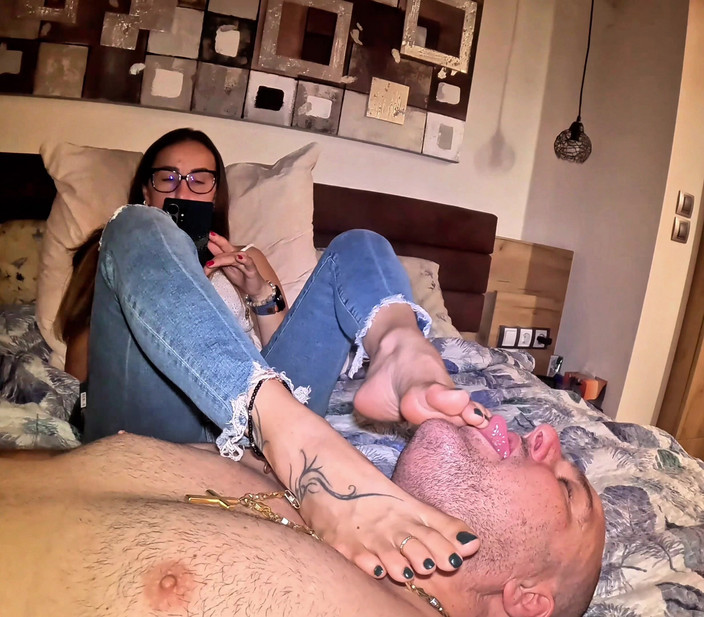 Mistressyammyboots: Arc Devant Mes Pieds