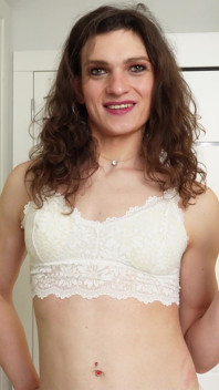 Trans holky modelky ve spodním prádle pro překvapeného fotografa