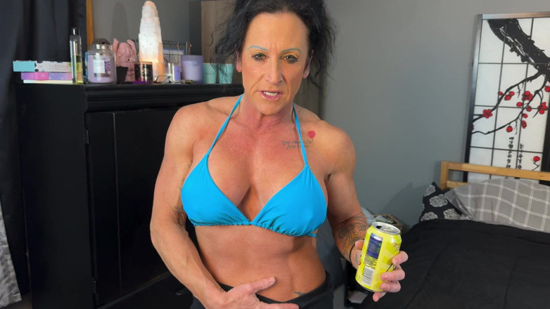 Kandylegsxxx: Kandy's Cuck Vitamins Eating Gummy Losers