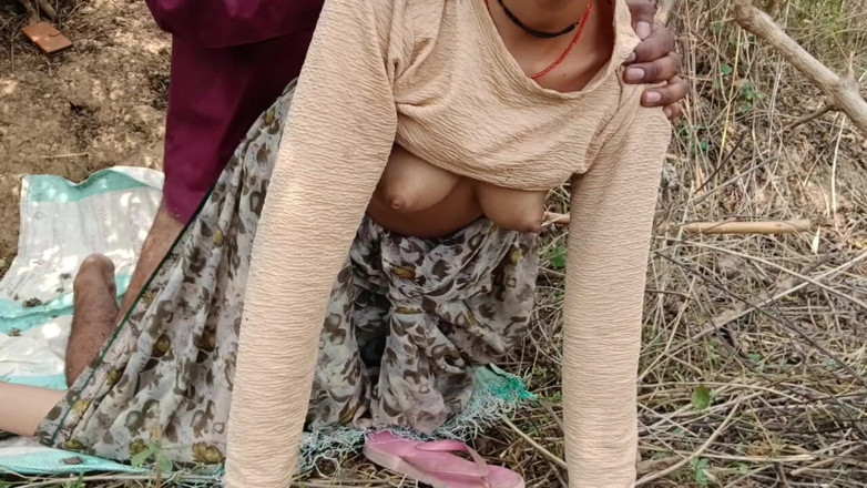 Kimmo: India, ko Jangal Mai Ghodi Banaya aur chudai ki