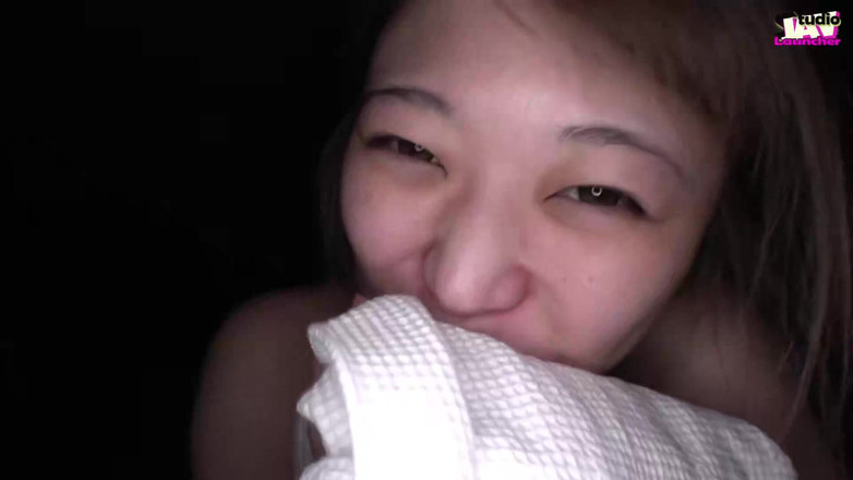Studio JAV Launcher: Alegre dama de oficina Grins lo lleva a la base...