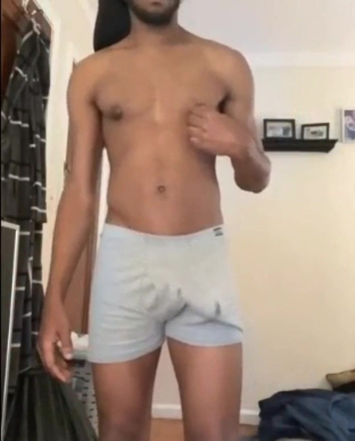 Modelos80: 最长的鸡巴亚马逊打手枪