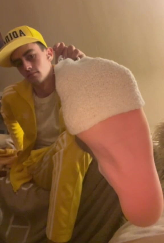 Charlie Fox: Twink Foot Worship POV