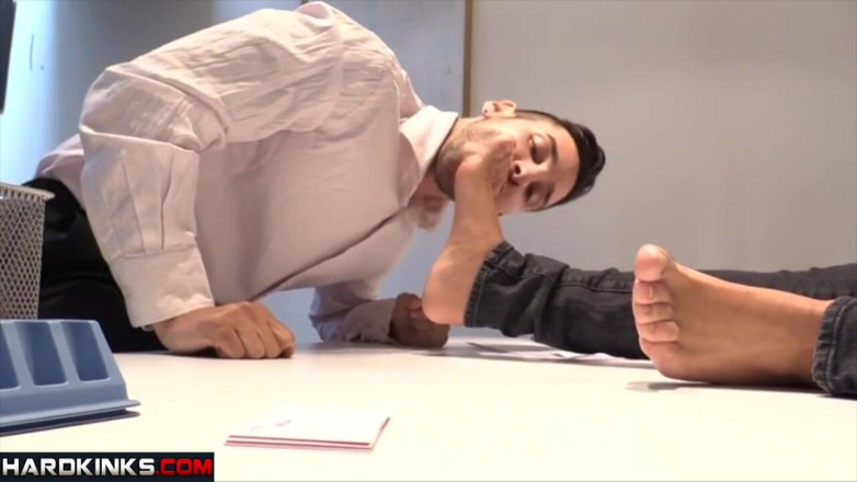 Hard Kinks: Hardkinks - Foot licking session