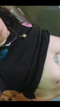 Would This Distract U While Ur Playing Videogames?