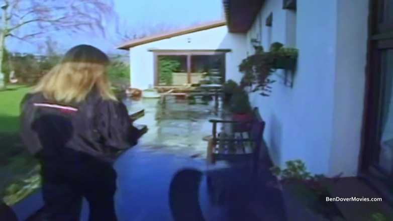 Ben Dover Movies: Haut à l'arrière : Lucia