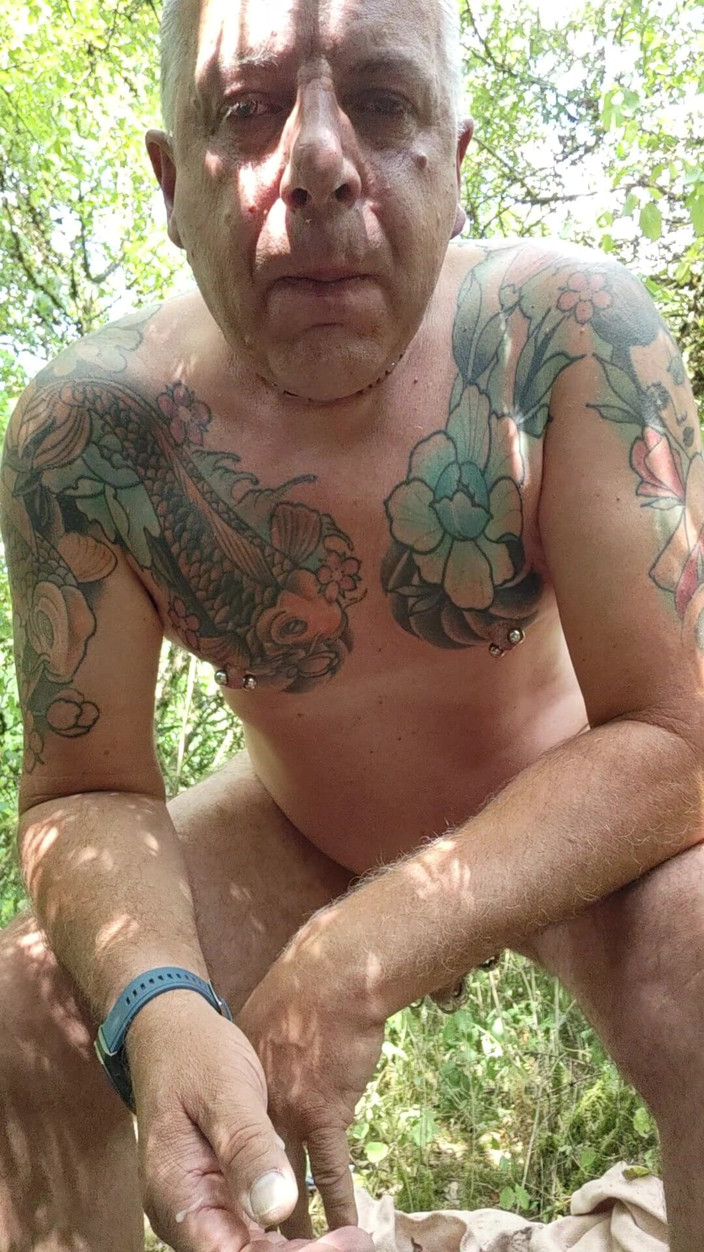 Sls-frank: Me mostrar e me masturbar em um estacionamento na estrada...