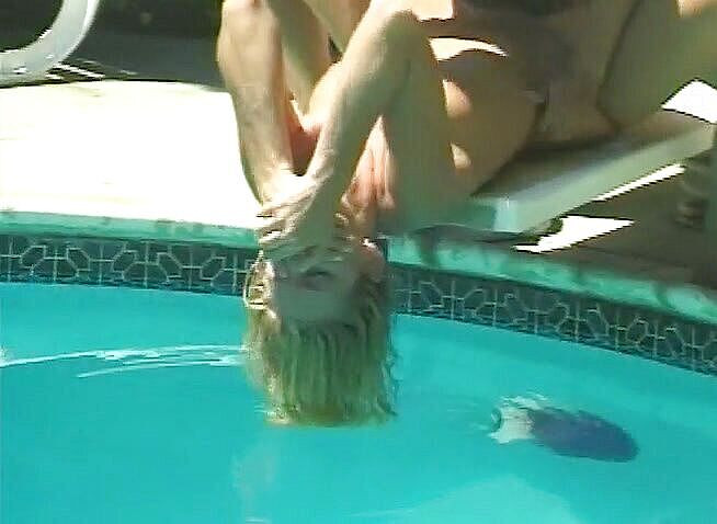 Public Lust: Sexo increíble cerca de la piscina