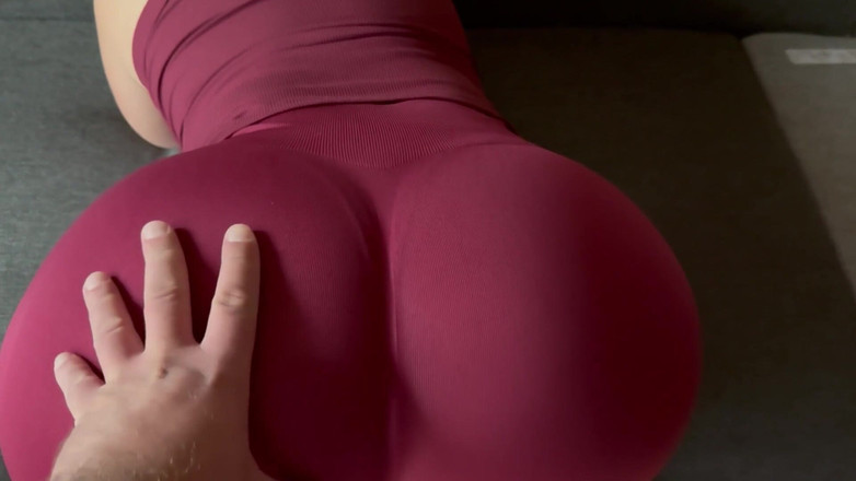 Christy X Taylor: Culo perfetto in pantaloni da allenamento in palestra