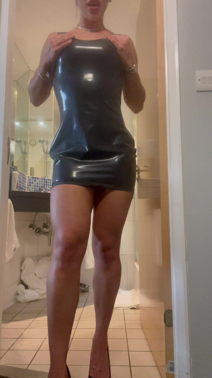 CALLIE ROKS: Latex Dress Worship