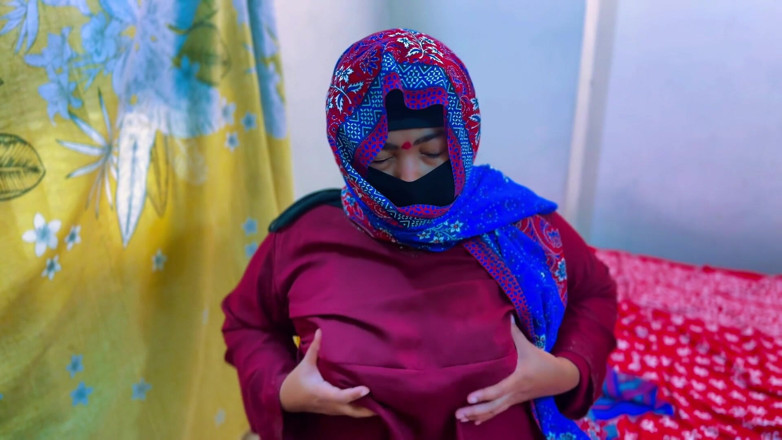 Aria Mia: Arab Hotel BBW služka byla nadržená v Saúdské Arábii &amp; Vidím...