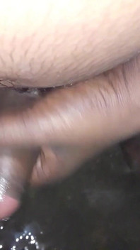 Desi boy ejaculação na casa quando ele estava sozinho