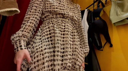 Lady Anna: Мастурбация в примерочной