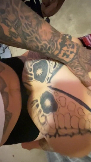 MzKiTTy91: Pawg üniversiteli kız büyük yarakla sert domaltılarak sikiliyor