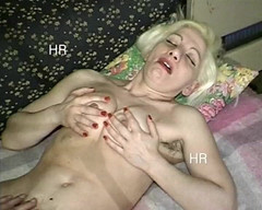 Hans Rolly: italiana anni '90 come le donne con la figa pelosa fanno...