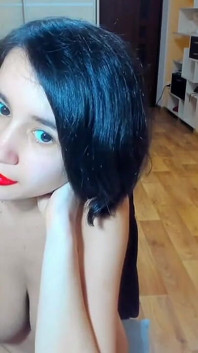 핫한 긴 젖탱이 쇼를 수행하는 Myla_angel 달콤한 갈색 머리! 젖탱이를 꼬집고, 누르고, 빨고, 더!