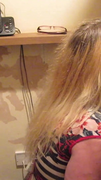 Amadora loira em um Gloryhole