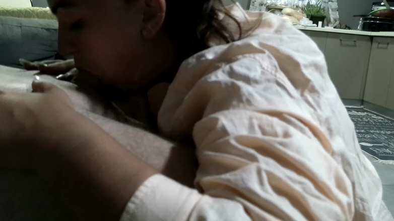 fantasycouplexxx: Secretaria mamada en la mañana en mi oficina