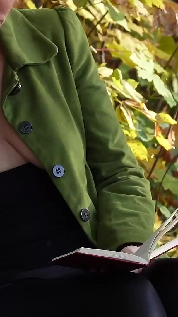 She Has to Expose Her Tits in Public (Michelsworld)