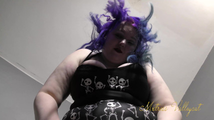 Mxtress Valleycat: Goth mean gergasi