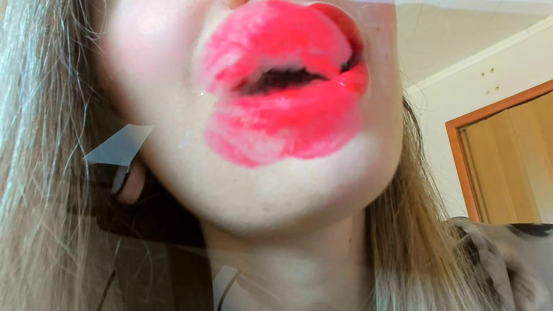 Rarible Diamond: Tu sotto le mie labbra rosse