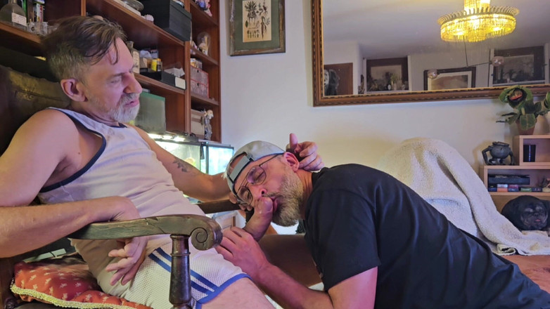 Monster Dick Hunters: El Juego Que Da Una Buena Silla...