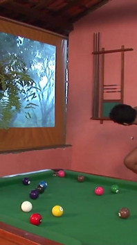 Video eksklusif bareback: seks gangbang intens sama pria berotot yang hot dan seksi