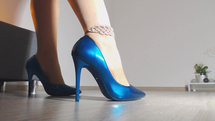 LegsOnHeels: My blue shoes on my sexy legs on pantyhose