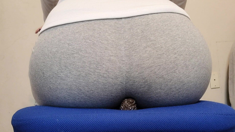 Julia Ryan: Tunjuk awek hamba kecil saya